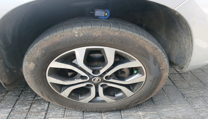 2016 Nissan Terrano XL O (D), Diesel, Manual, 1,23,771 km, tyre