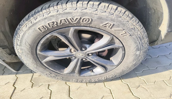 2019 Tata Harrier XZ 2.0L DARK EDITION, Diesel, Manual, 63,979 km, tyre