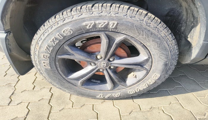 2019 Tata Harrier XZ 2.0L DARK EDITION, Diesel, Manual, 63,979 km, tyre