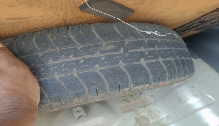 2015 Maruti Alto 800 LXI, Petrol, Manual, 1,05,377 km, tyre