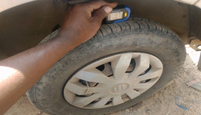 2015 Maruti Alto 800 LXI, Petrol, Manual, 1,05,377 km, tyre