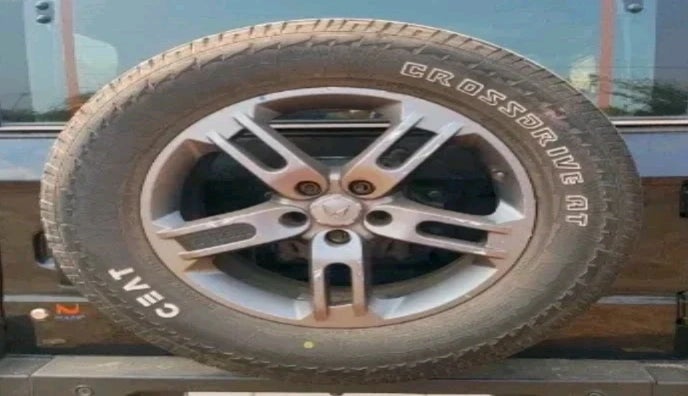 2023 Mahindra Thar LX D HT 2WD MT, Diesel, Manual, 51,964 km, tyre