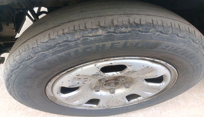 2013 Renault Duster 85 PS RXL DIESEL, Diesel, Manual, 4,17,723 km, tyre