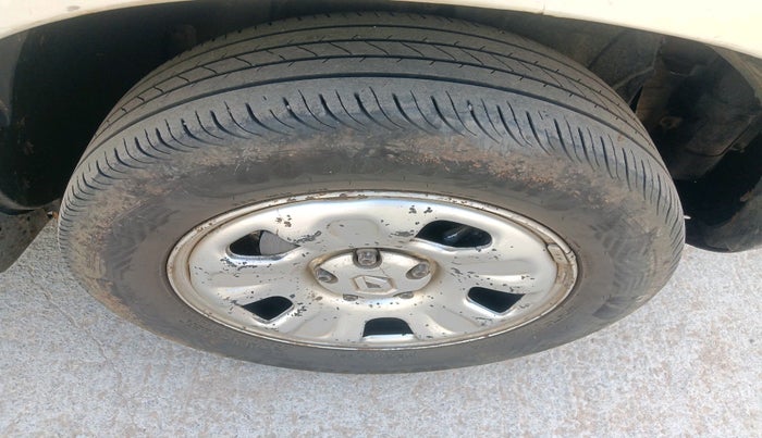 2013 Renault Duster 85 PS RXL DIESEL, Diesel, Manual, 4,17,723 km, tyre