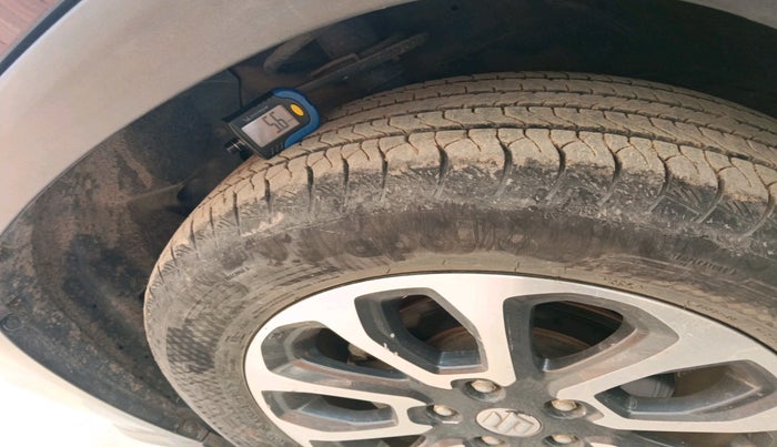 2023 Maruti Grand Vitara SIGMA SMART HYBRID, Petrol, Manual, 48,189 km, tyre