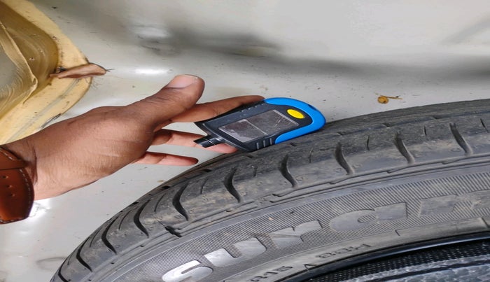 2015 Maruti Ciaz VDI+ SHVS, Diesel, Manual, 90,936 km, tyre