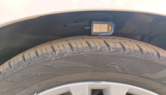 2015 Maruti Ciaz VDI+ SHVS, Diesel, Manual, 90,936 km, tyre