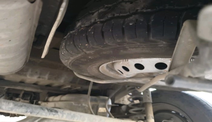 2023 Maruti Eeco 5 STR AC CNG, Petrol, Manual, 30,291 km, tyre