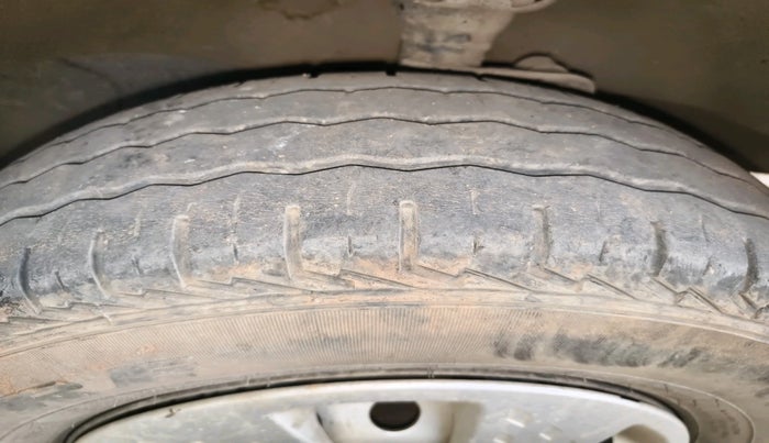 2023 Maruti Eeco 5 STR AC CNG, Petrol, Manual, 30,291 km, tyre