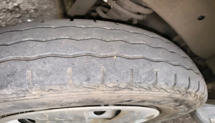 2023 Maruti Eeco 5 STR AC CNG, Petrol, Manual, 30,291 km, tyre