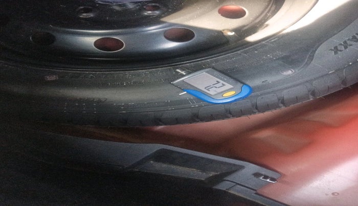 2018 Maruti Swift VXI AMT, Petrol, Automatic, 1,34,332 km, tyre