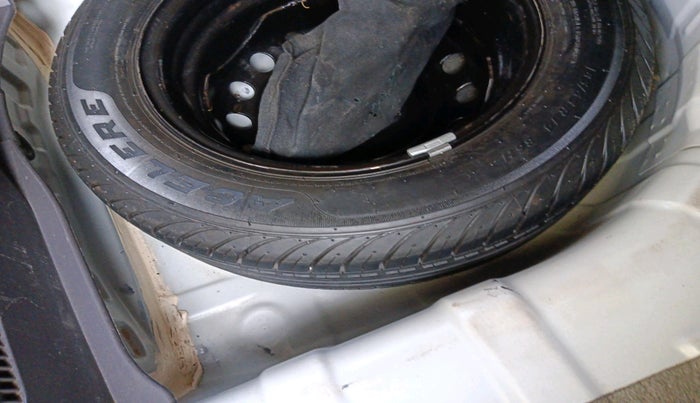 2012 Hyundai i20 SPORTZ 1.2, Petrol, Manual, 1,07,438 km, tyre