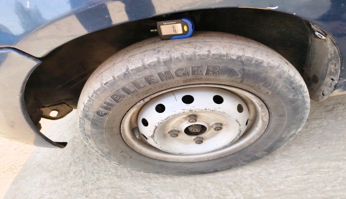 2011 Maruti Alto LXI CNG, Petrol, Manual, 1,02,620 km, tyre