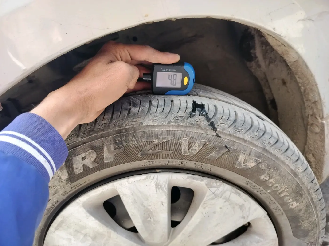 2018 Maruti Ertiga VXI, Petrol, Manual, 1,49,762 km, tyre