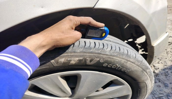 2018 Maruti Ertiga VXI, Petrol, Manual, 1,49,762 km, tyre