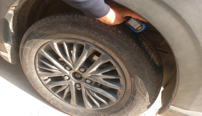 2019 Maruti XL6 ZETA MT, Petrol, Manual, 75,403 km, tyre