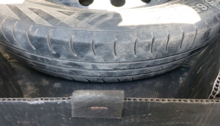 2012 Toyota Etios G, CNG, Manual, 1,67,305 km, tyre