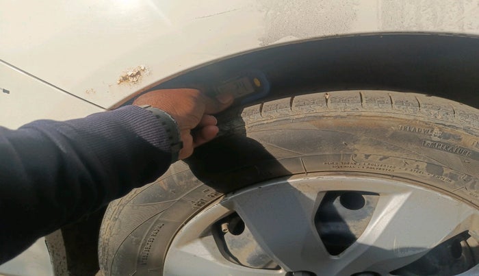 2015 Honda Mobilio 1.5L I-DTEC S, Diesel, Manual, 2,63,340 km, tyre