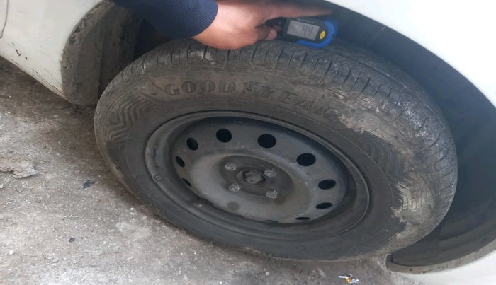 2017 Maruti Swift VDI, Diesel, Manual, 96,135 km, tyre