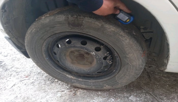 2017 Maruti Swift VDI, Diesel, Manual, 96,135 km, tyre