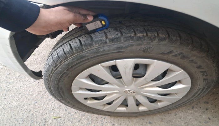 2011 Toyota Etios G, Petrol, Manual, 95,114 km, tyre