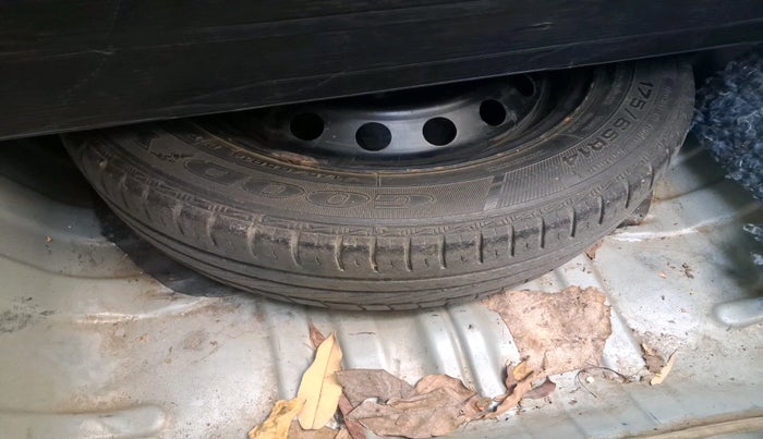 2011 Toyota Etios G, Petrol, Manual, 95,114 km, tyre