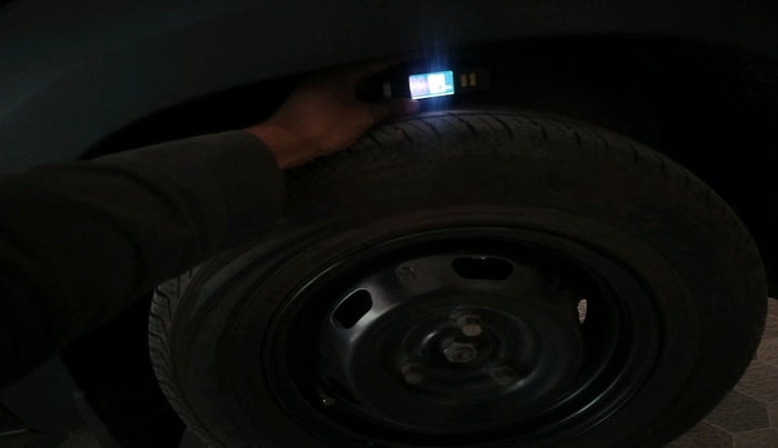 2017 Renault Kwid CLIMBER 1.0 AMT, Petrol, Automatic, 60,179 km, tyre