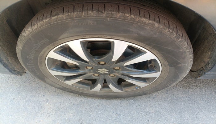 2018 Maruti S Cross ZETA 1.3, Diesel, Manual, 97,035 km, tyre