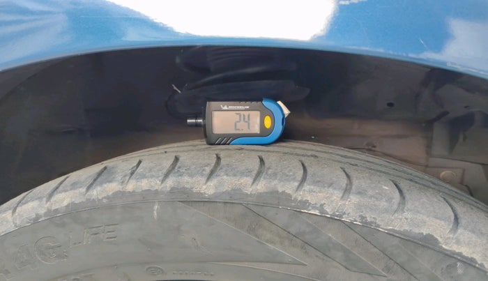 2013 Maruti Swift ZDI, Diesel, Manual, 1,45,381 km, tyre