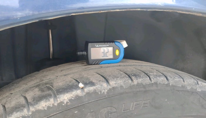 2013 Maruti Swift ZDI, Diesel, Manual, 1,45,381 km, tyre