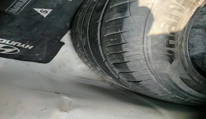 2019 Hyundai Verna 1.6 CRDI SX, Diesel, Manual, 1,57,723 km, tyre