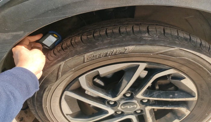 2022 KIA CARENS LUXURY PLUS 1.5 DIESEL 7 STR, Diesel, Manual, 55,226 km, tyre