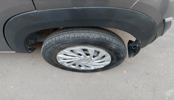 2017 Renault Kwid RXT 0.8 (O), Petrol, Manual, 96,192 km, tyre