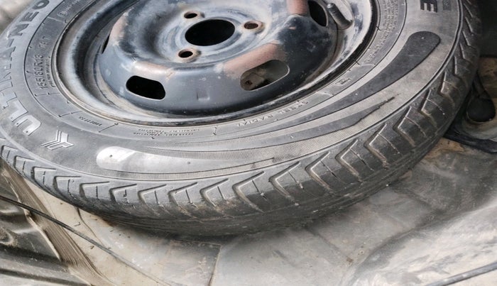 2017 Renault Kwid RXT 0.8 (O), Petrol, Manual, 96,192 km, tyre