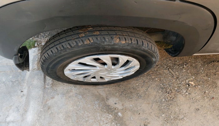 2017 Renault Kwid RXT 0.8 (O), Petrol, Manual, 96,192 km, tyre