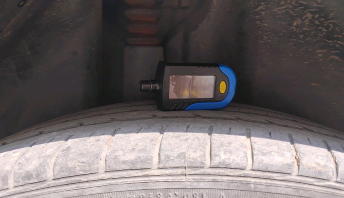 2016 Volkswagen Vento HIGHLINE 1.5 AT, Diesel, Automatic, 75,978 km, tyre