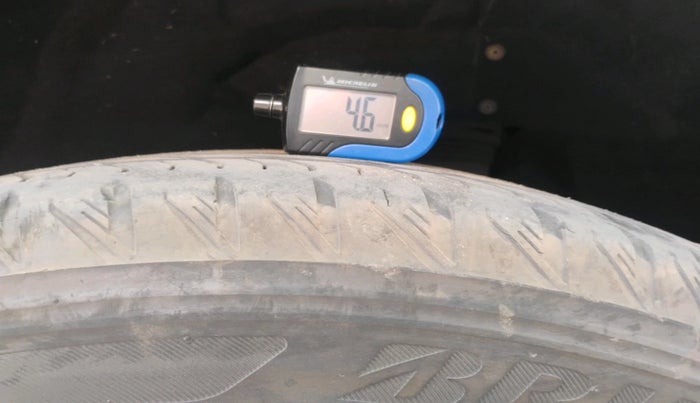 2023 Mahindra XUV700 AX 7 LUXURY D AWD AT 7 STR, Diesel, Automatic, 23,593 km, tyre