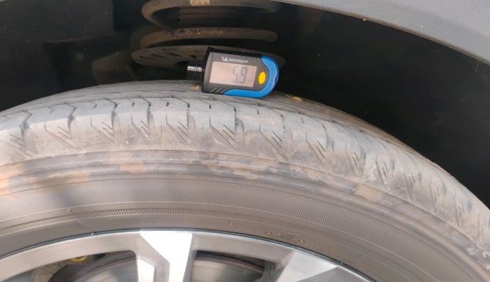 2023 Mahindra XUV700 AX 7 LUXURY D AWD AT 7 STR, Diesel, Automatic, 23,593 km, tyre