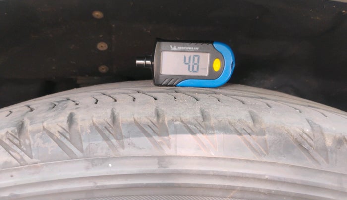 2023 Mahindra XUV700 AX 7 LUXURY D AWD AT 7 STR, Diesel, Automatic, 23,593 km, tyre