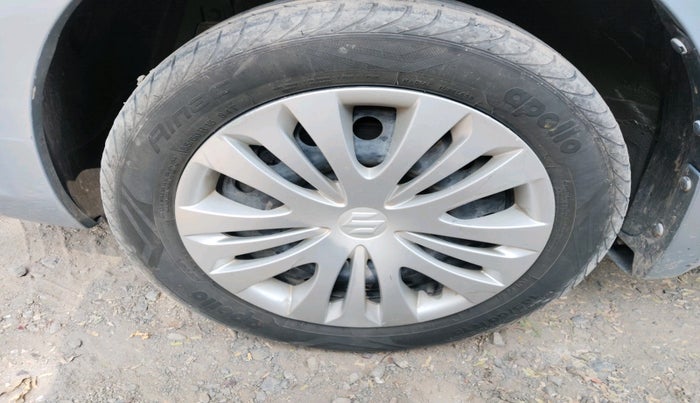 2015 Maruti Ertiga VXI CNG, Petrol, Manual, 38,518 km, tyre