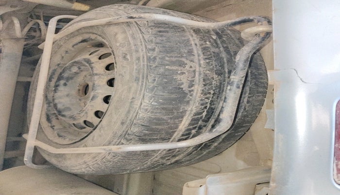 2015 Maruti Ertiga VXI CNG, Petrol, Manual, 38,518 km, tyre