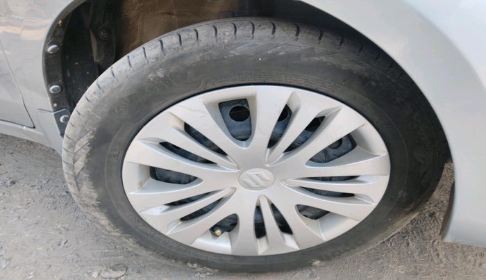 2015 Maruti Ertiga VXI CNG, Petrol, Manual, 38,518 km, tyre