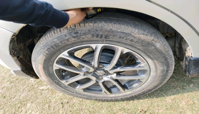 2018 Maruti Swift VXI, Petrol, Manual, 63,553 km, tyre