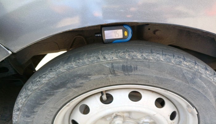 2014 Hyundai Eon ERA +, Petrol, Manual, 73,562 km, tyre