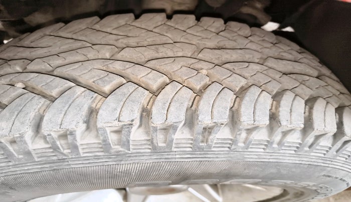 2006 Tata Safari 4X2 EX DICOR, Diesel, Manual, 1,69,115 km, tyre