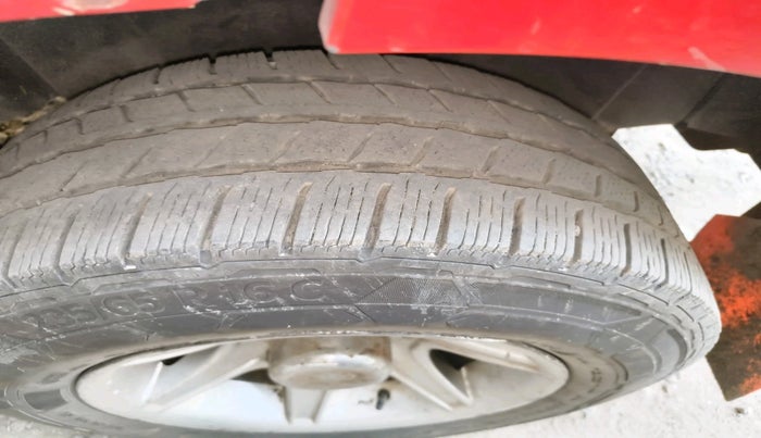 2006 Tata Safari 4X2 EX DICOR, Diesel, Manual, 1,69,115 km, tyre