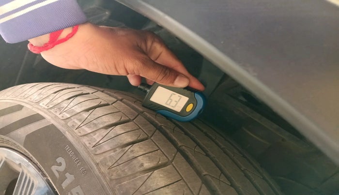 2021 Toyota URBAN CRUISER HIGH GRADE MT, Petrol, Manual, 28,082 km, tyre