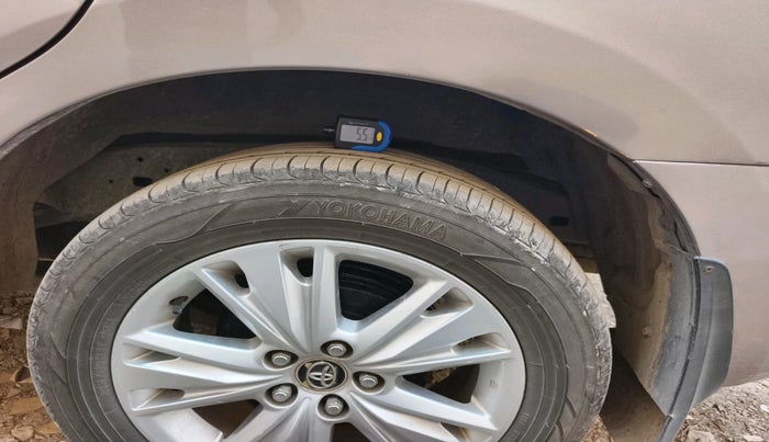 2018 Toyota Innova Crysta 2.4 ZX 7 STR, Diesel, Manual, 67,438 km, tyre