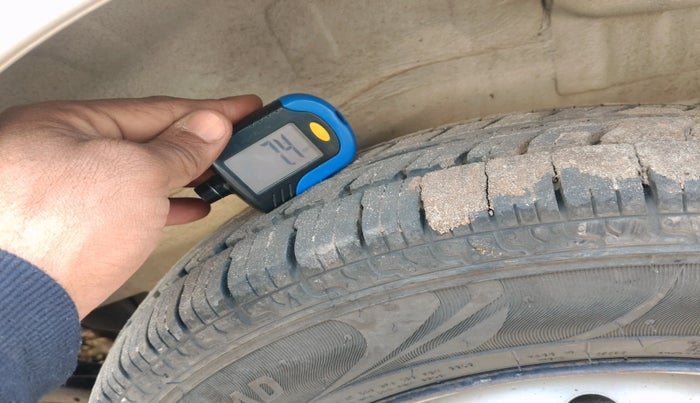 2012 Maruti Wagon R 1.0 LXI CNG, Petrol, Manual, 2,53,766 km, tyre