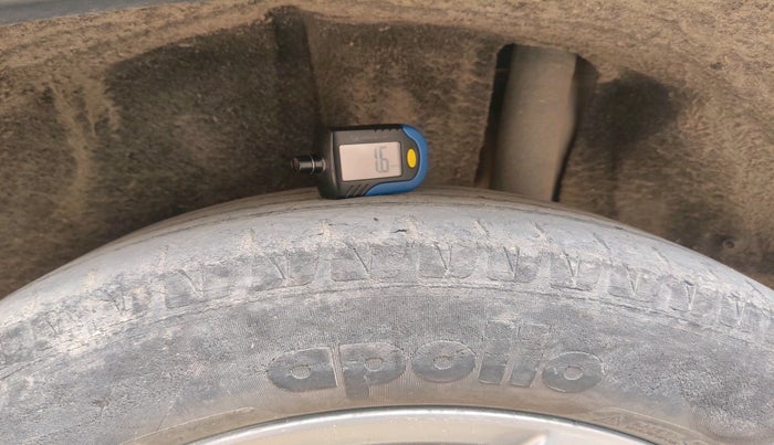 2017 Maruti Vitara Brezza ZDI, Diesel, Manual, 72,274 km, tyre